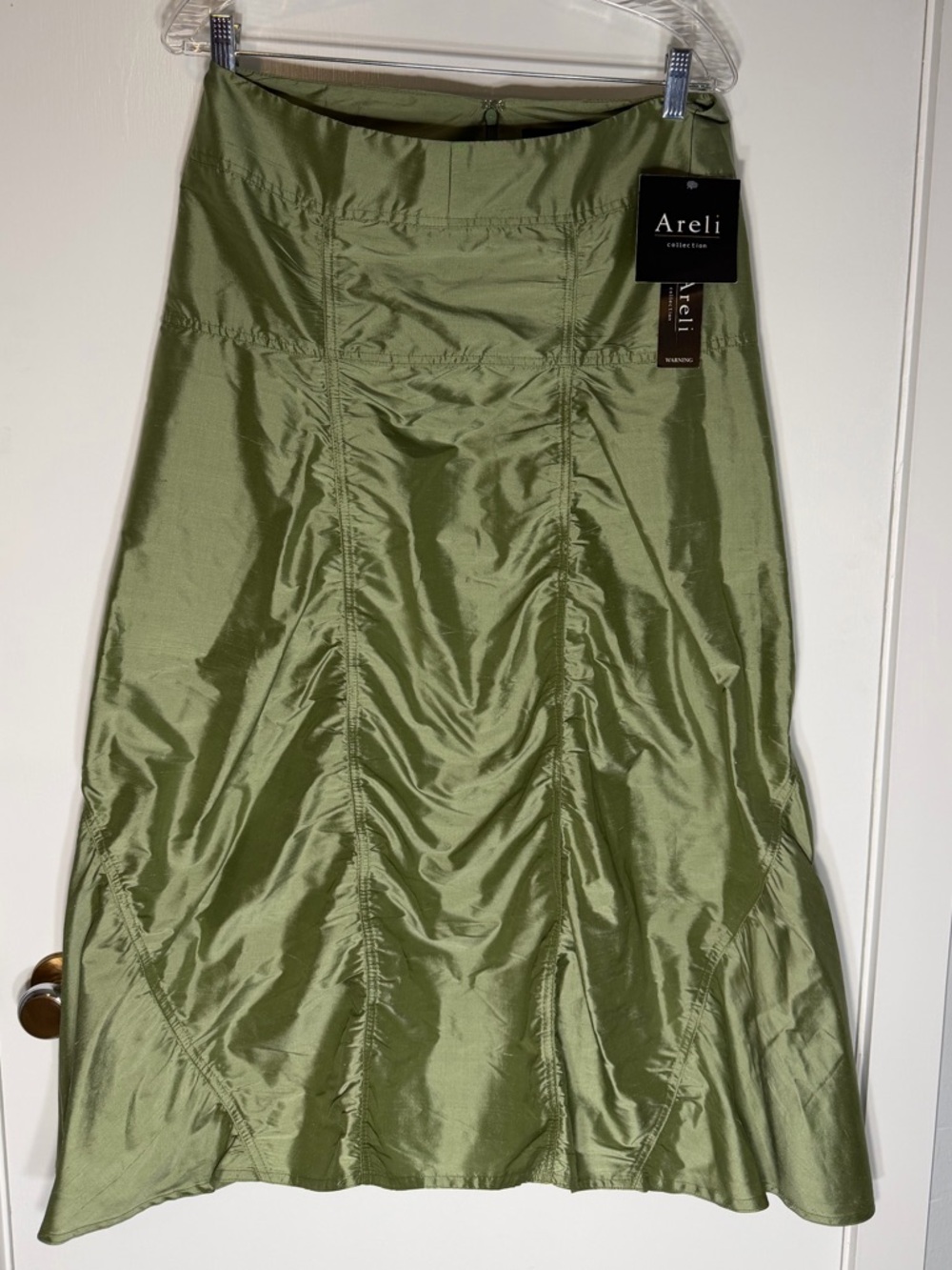 NWT: Areli Collection Green Silk A-Line Midi Skirt  Size 10